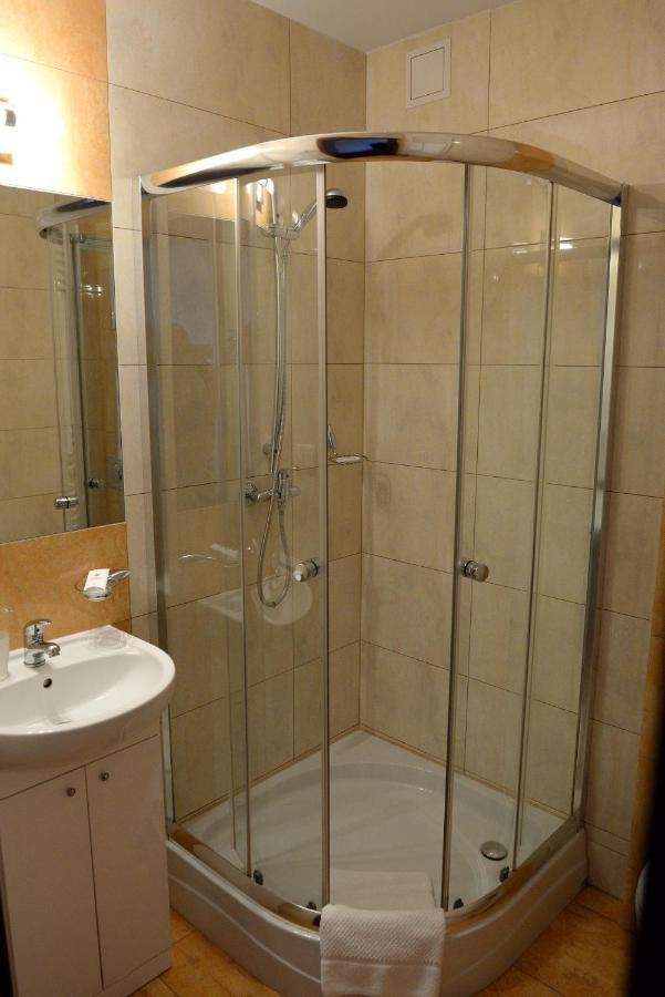 Quest Hotel - Dawniej Hotel Planeta Brzesko Luaran gambar