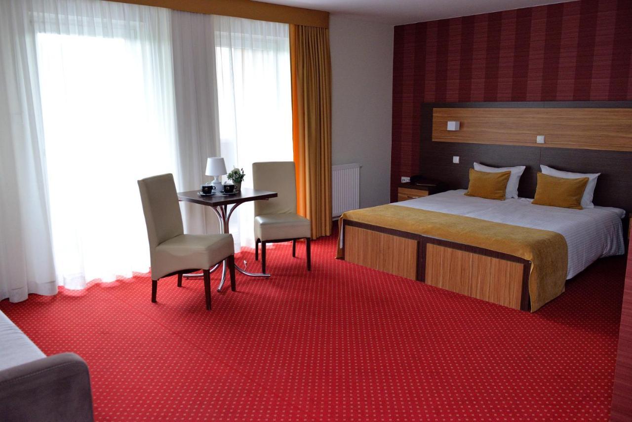 Quest Hotel - Dawniej Hotel Planeta Brzesko Luaran gambar