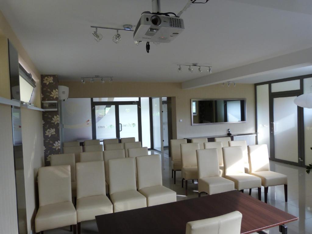 Quest Hotel - Dawniej Hotel Planeta Brzesko Luaran gambar